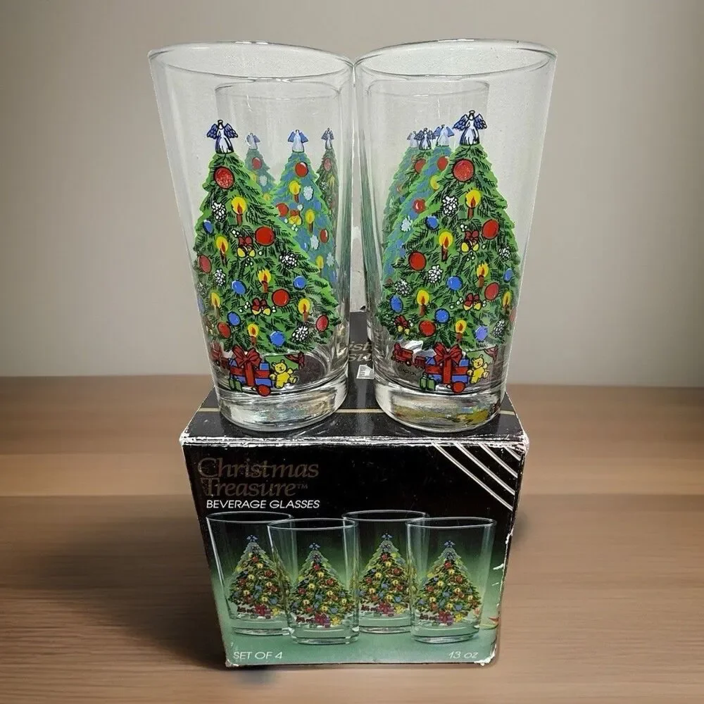 Vintage 1991 Christmas Treasure Set of 4 Drinking Glass Tumblers By Action Ind.